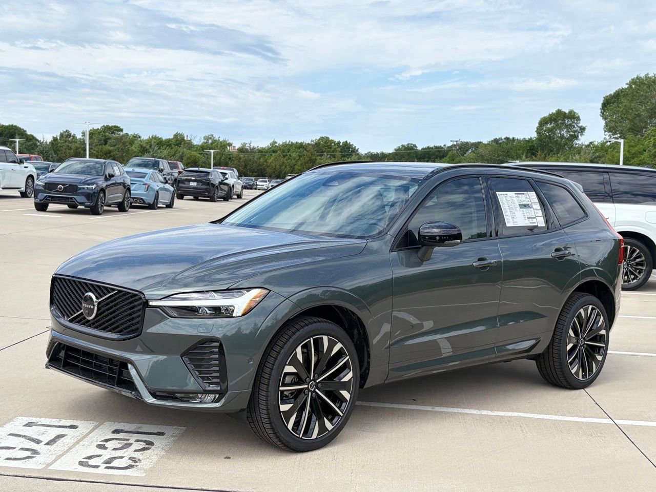 New 2026 Volvo XC60 B5 Ultra AWD/4WD image 3
