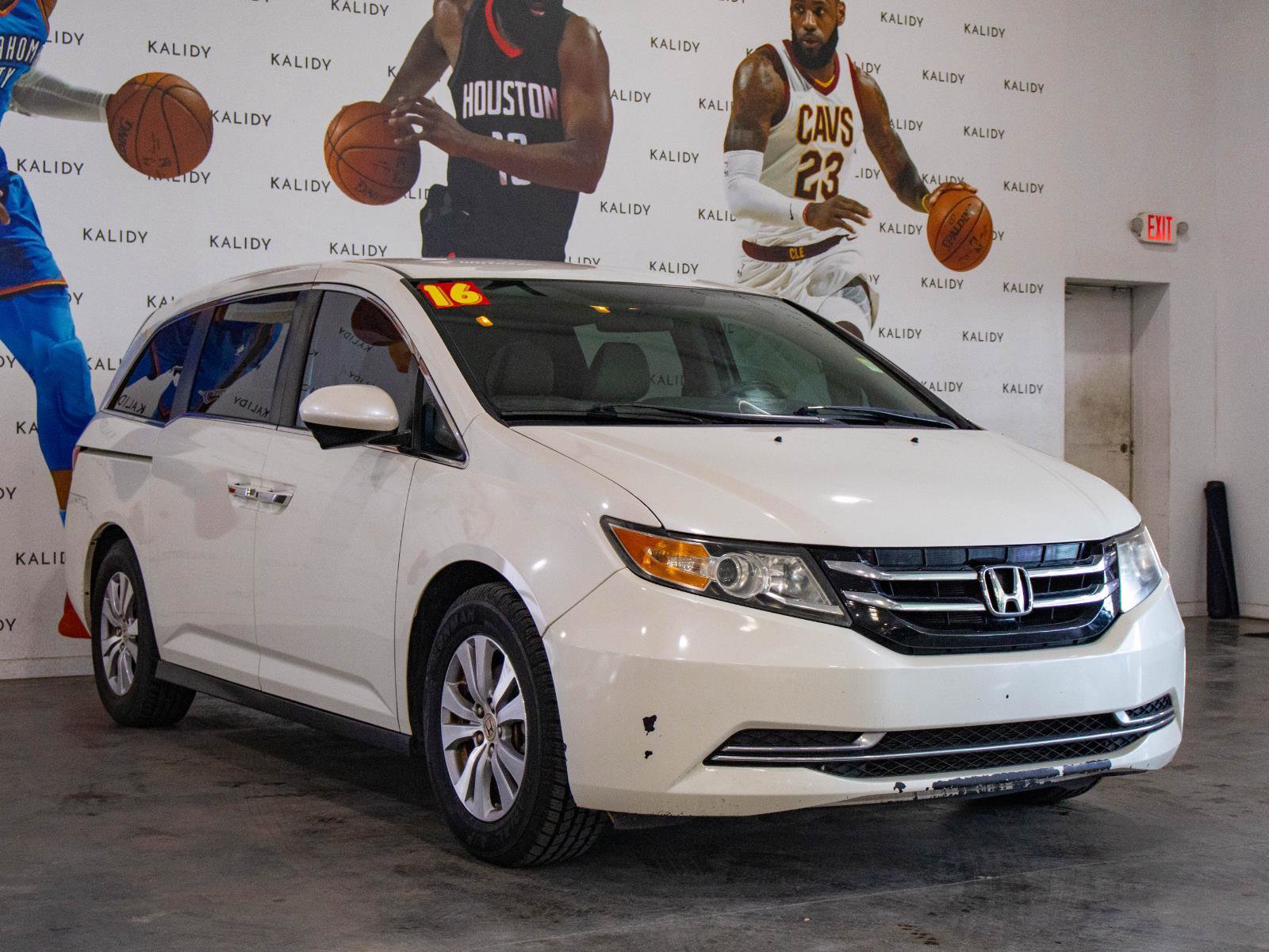 Used 2016 Honda Odyssey SE image 18