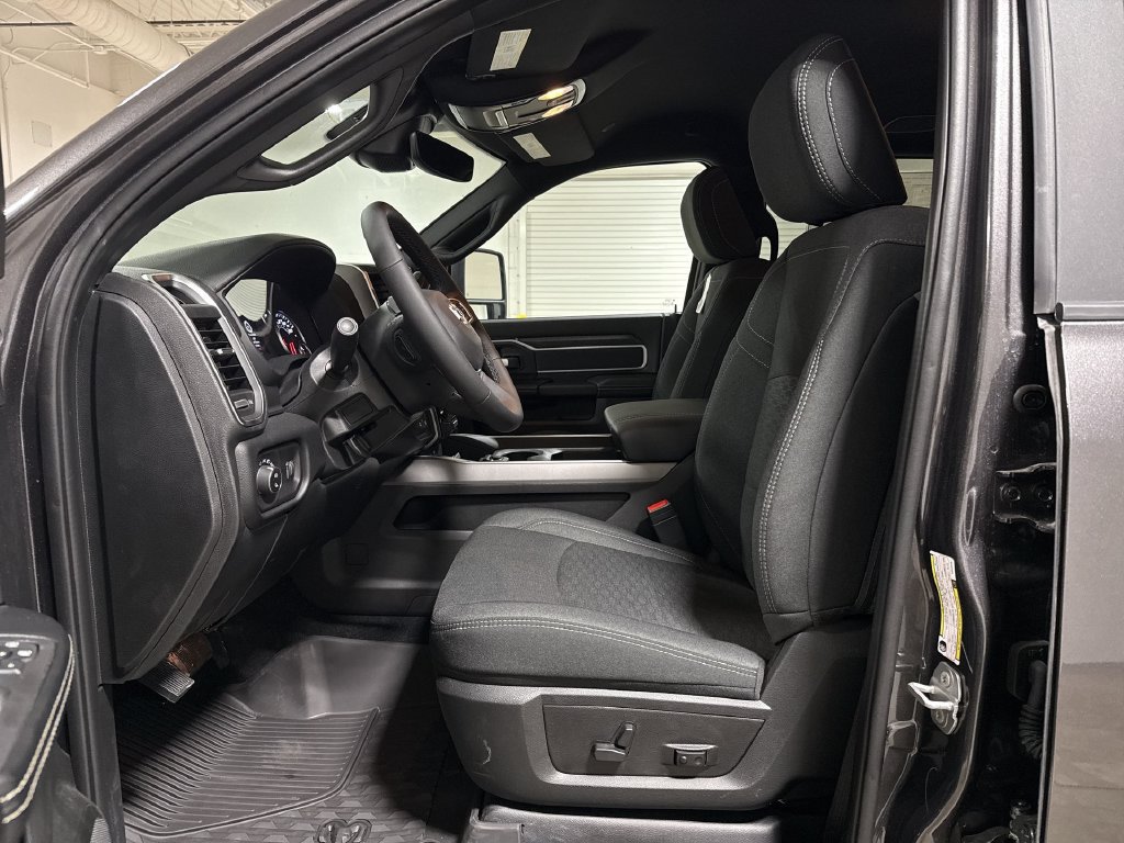 New 2026 RAM 3500 Big Horn AWD/4WD image 20