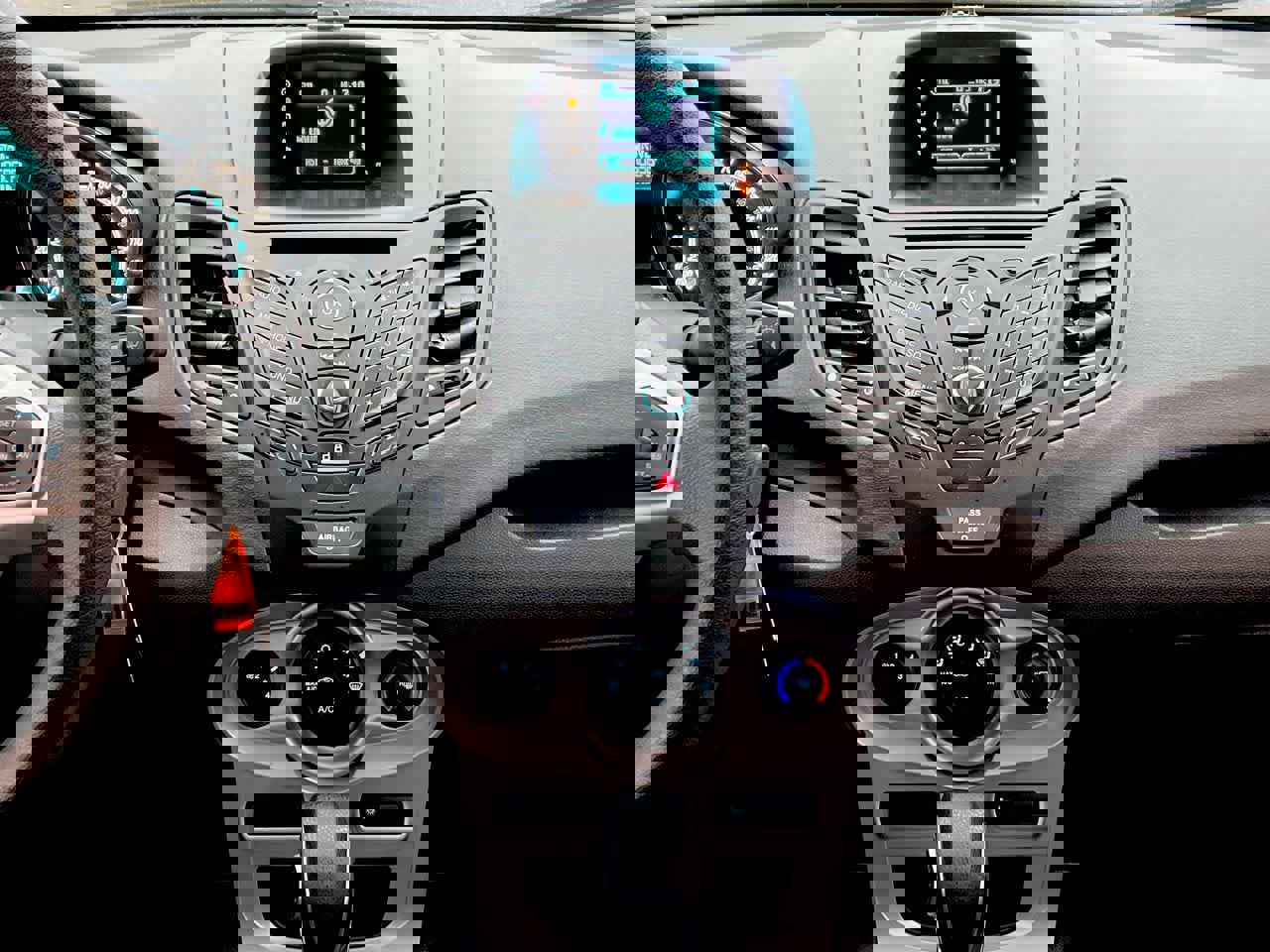 Used 2017 Ford Fiesta SE image 13