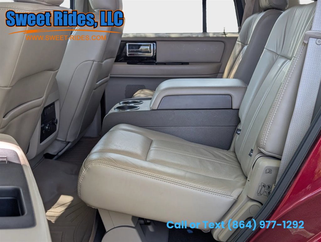 Used 2016 Lincoln Navigator Select image 11