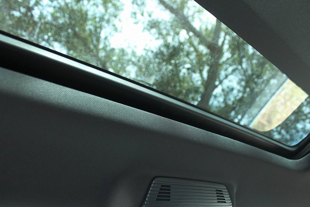 New 2025 Volkswagen Atlas Cross Sport SEL Premium R-Line image 3