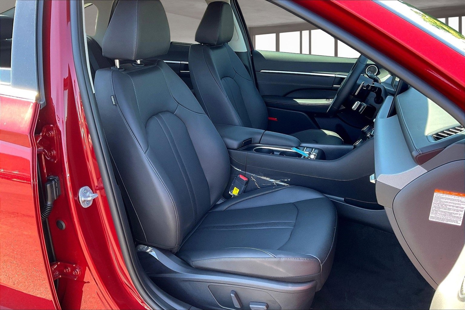 New 2025 Hyundai Sonata Limited image 11