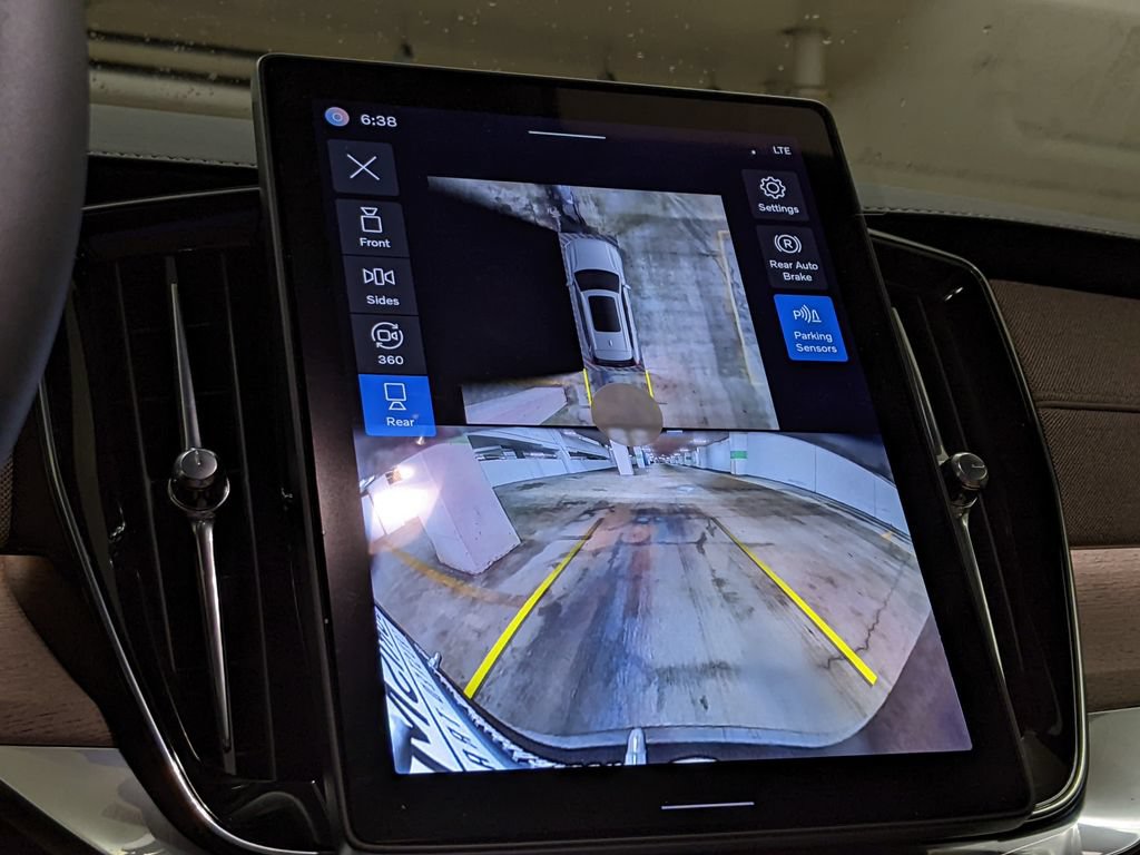 New 2026 Volvo XC90 B5 Plus AWD/4WD image 17