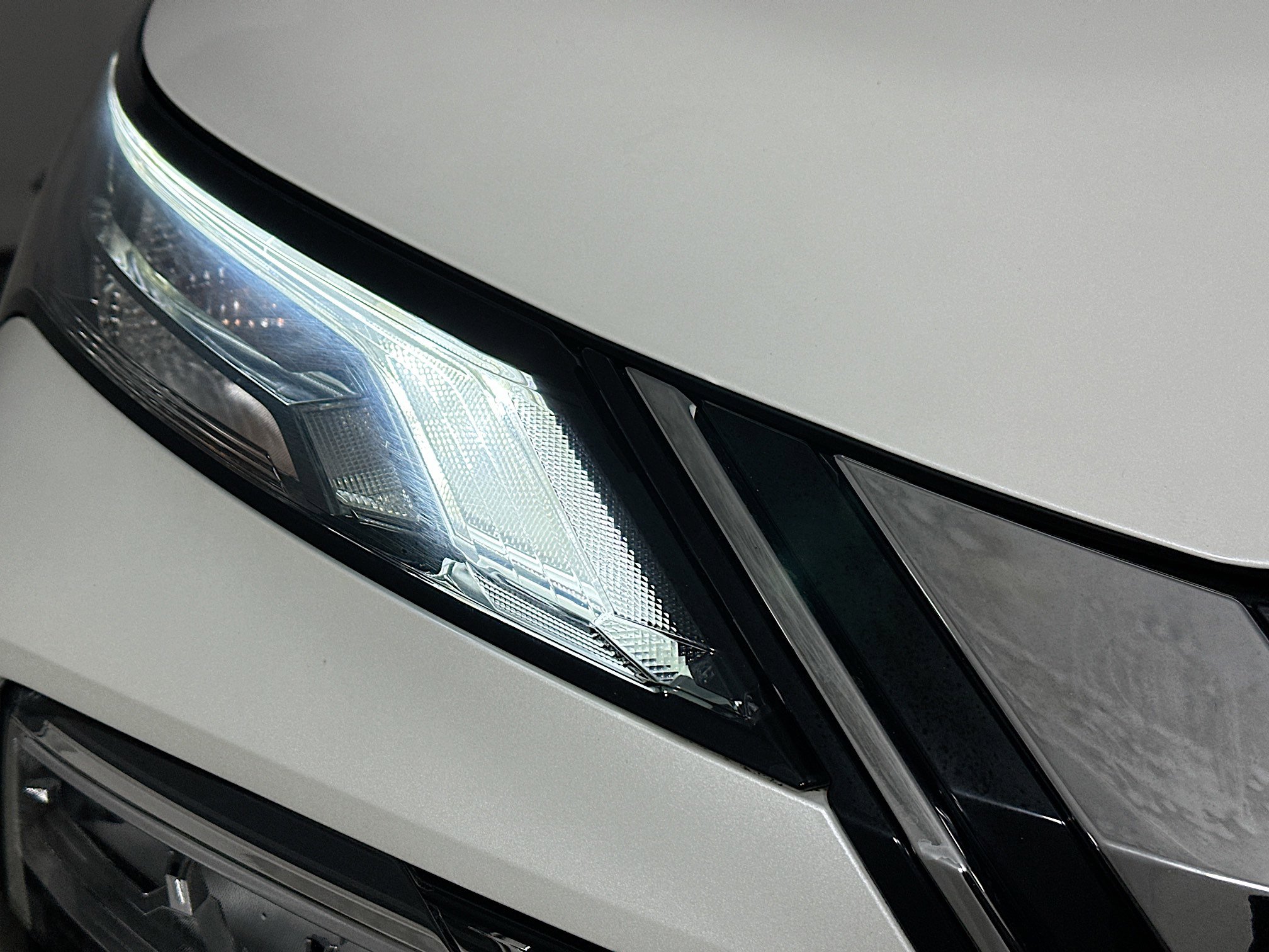 Used 2021 Nissan Rogue SV image 9