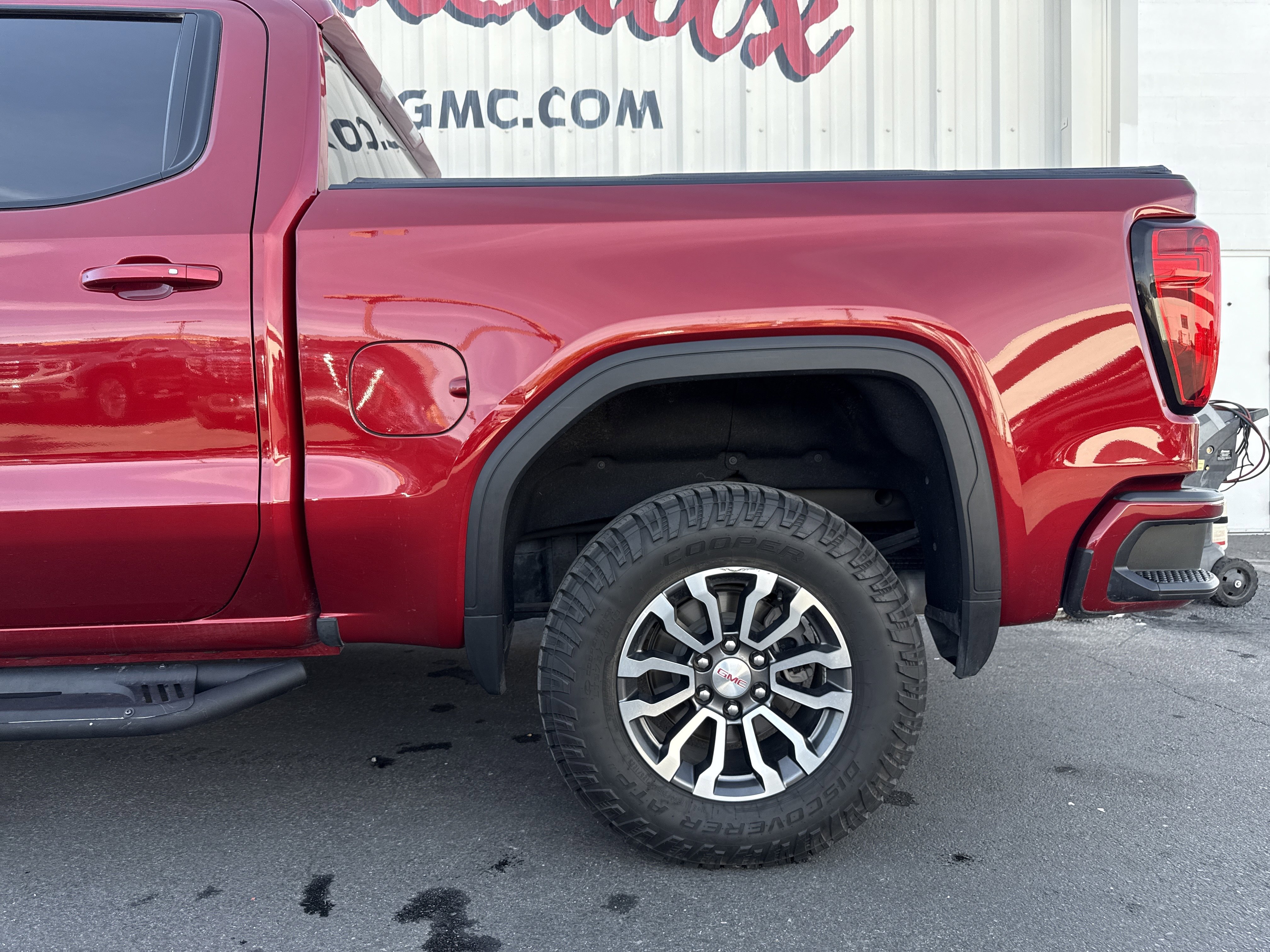Used 2021 GMC Sierra 1500 AT4 image 2
