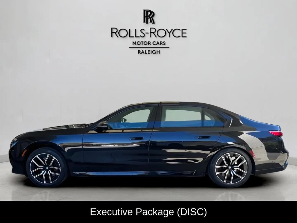 Used 2023 BMW 760i xDrive AWD/4WD image 9