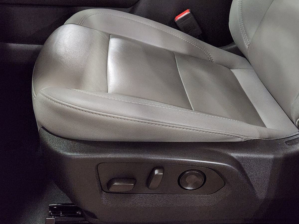 Used 2024 Chevrolet Tahoe Z71 w/ Luxury Package AWD/4WD image 46