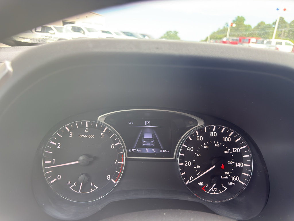 Used 2019 Nissan Pathfinder SV FWD image 9