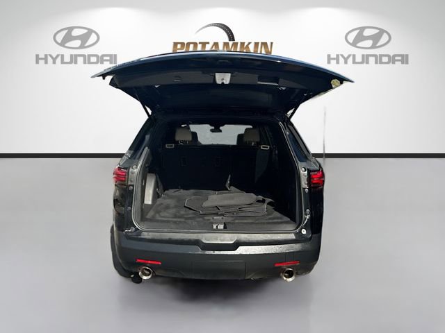 Used 2023 Chevrolet Traverse LS image 25