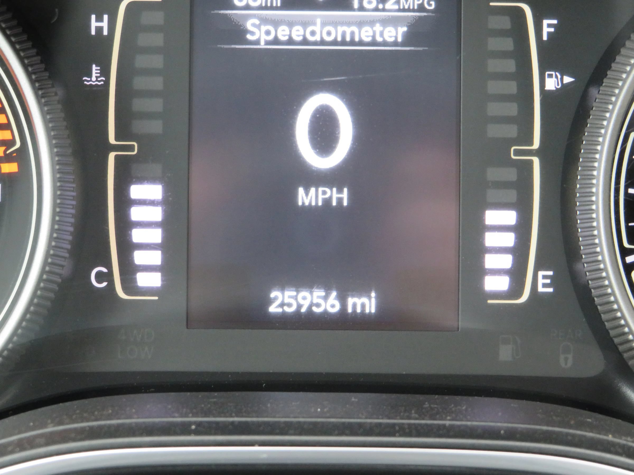 Used 2019 Jeep Cherokee Latitude w/ Popular Appearance Group FWD image 15