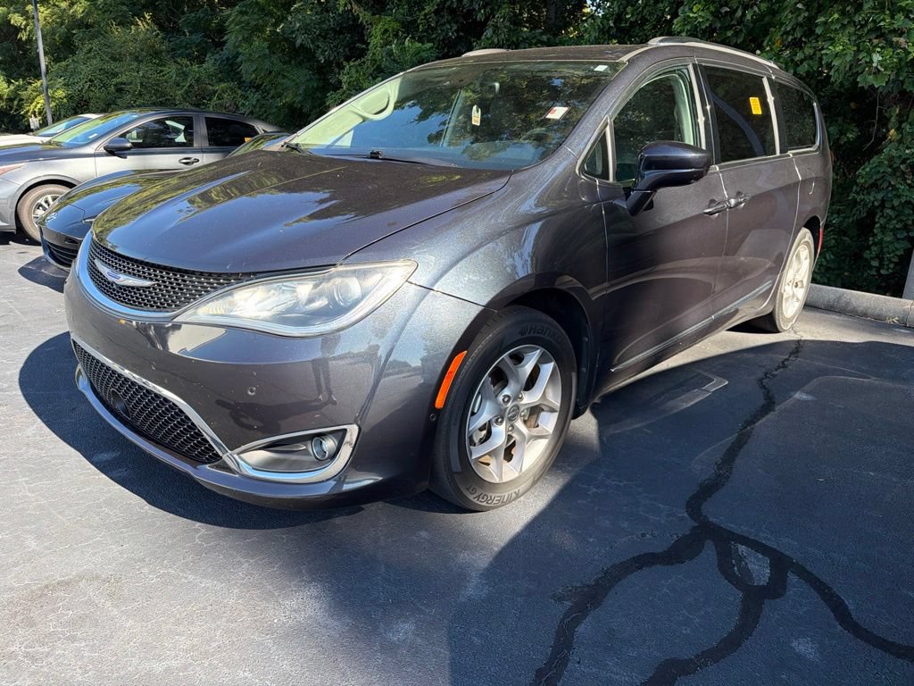 Used 2019 Chrysler Pacifica Touring-L w/ Advanced Safetytec Group FWD image 3