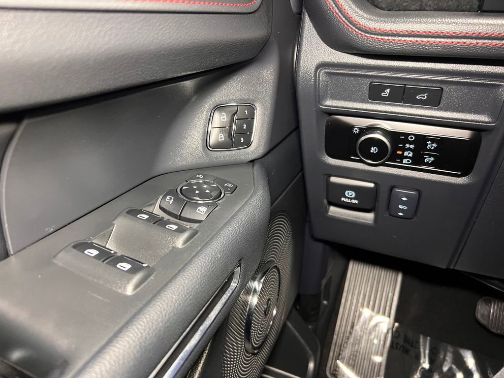Used 2024 Ford Expedition Max Limited AWD/4WD image 12