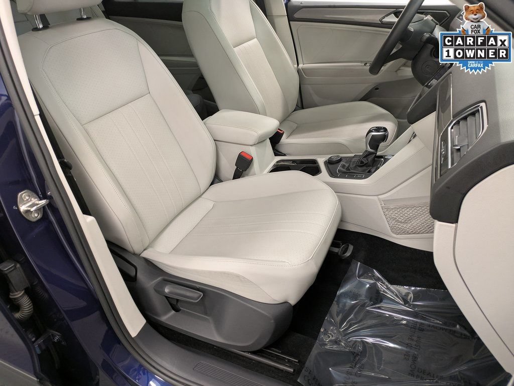 Used 2022 Volkswagen Tiguan SE w/ Panoramic Sunroof Package AWD/4WD image 34