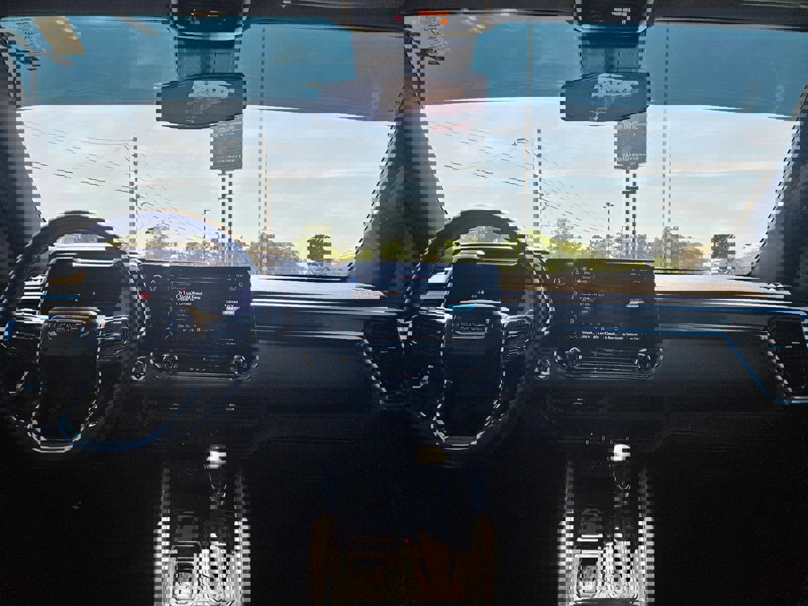 Used 2024 GMC Canyon Elevation image 25