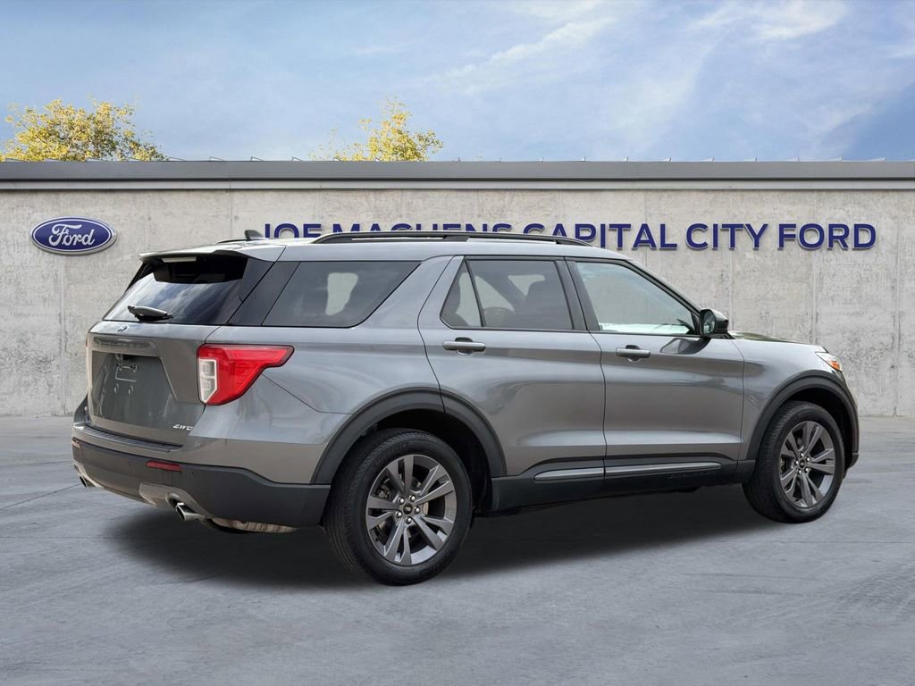 Used 2022 Ford Explorer XLT w/ Equipment Group 202A image 5