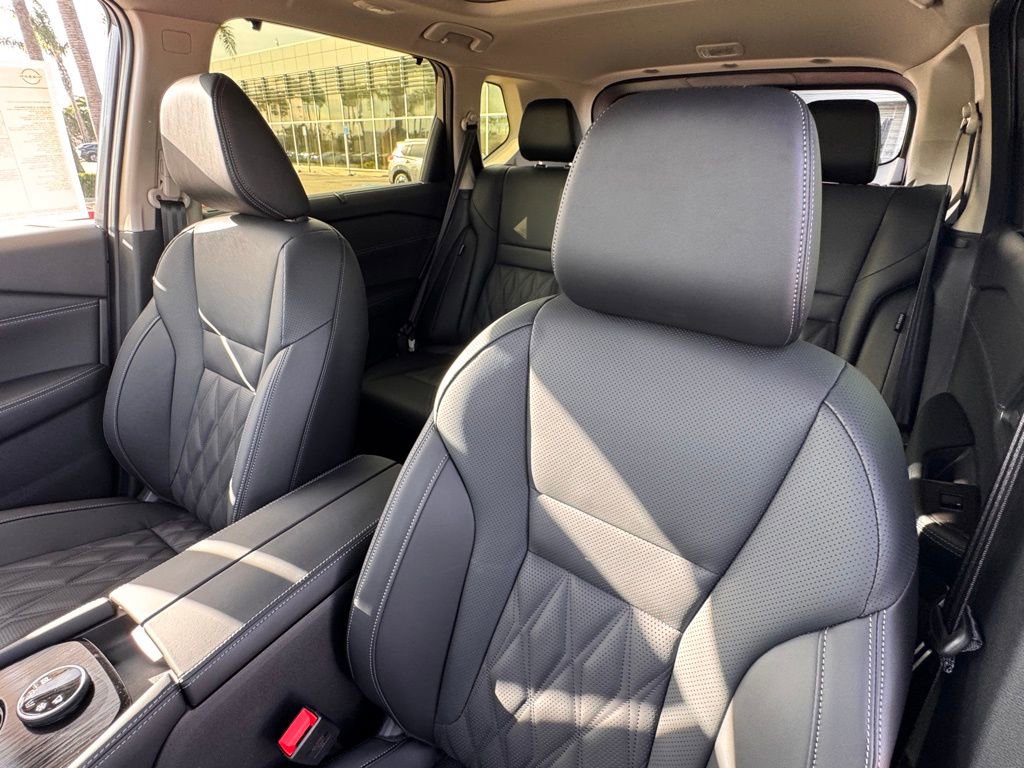 New 2026 Nissan Rogue Platinum image 10