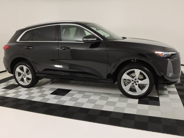 Certified 2025 Audi Q5 Premium Plus w/ Premium Plus AWD/4WD image 6