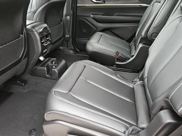 New 2025 Jeep Grand Cherokee L Limited image 15
