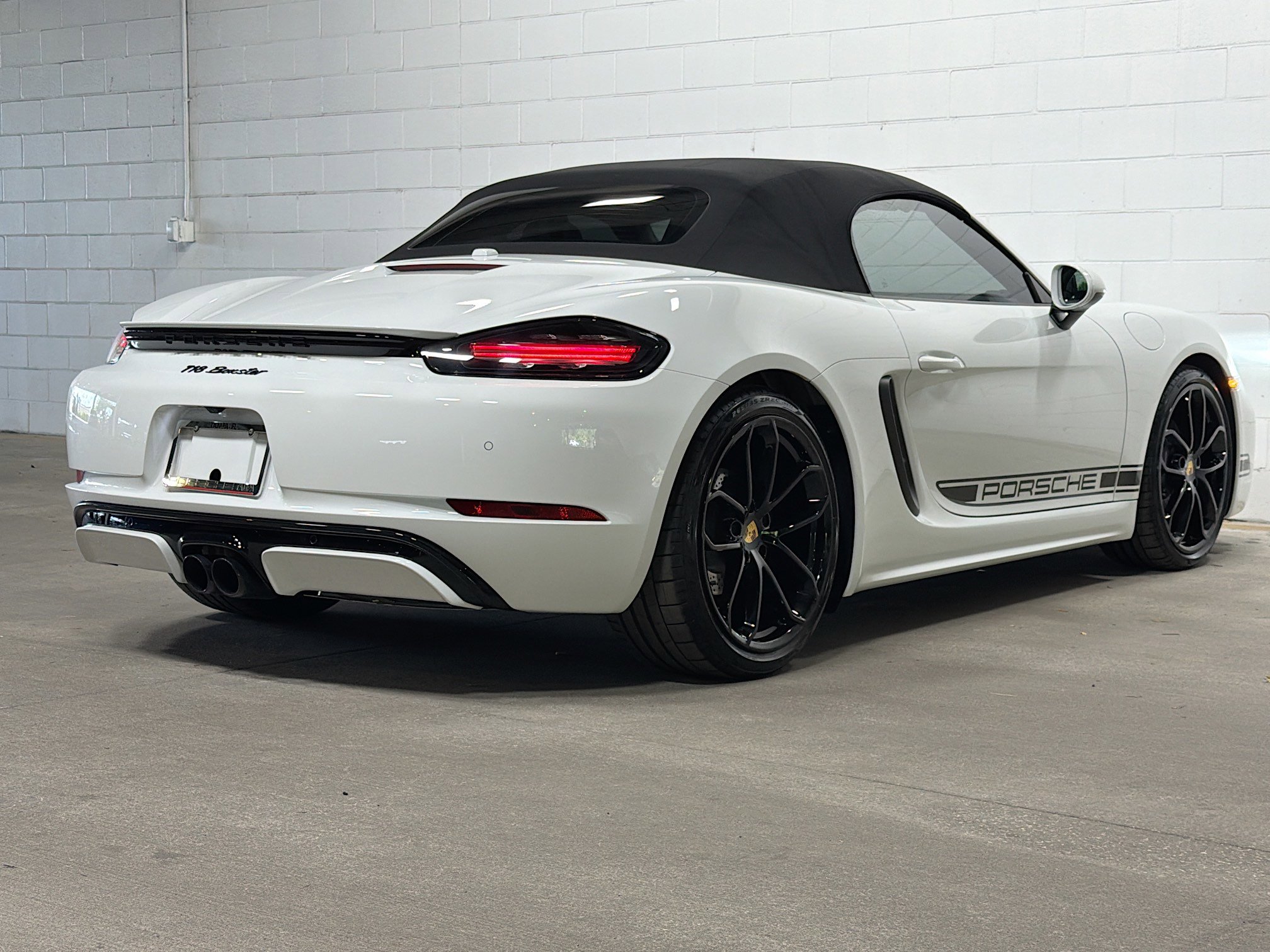 Certified 2025 Porsche 718 Boxster RWD image 7