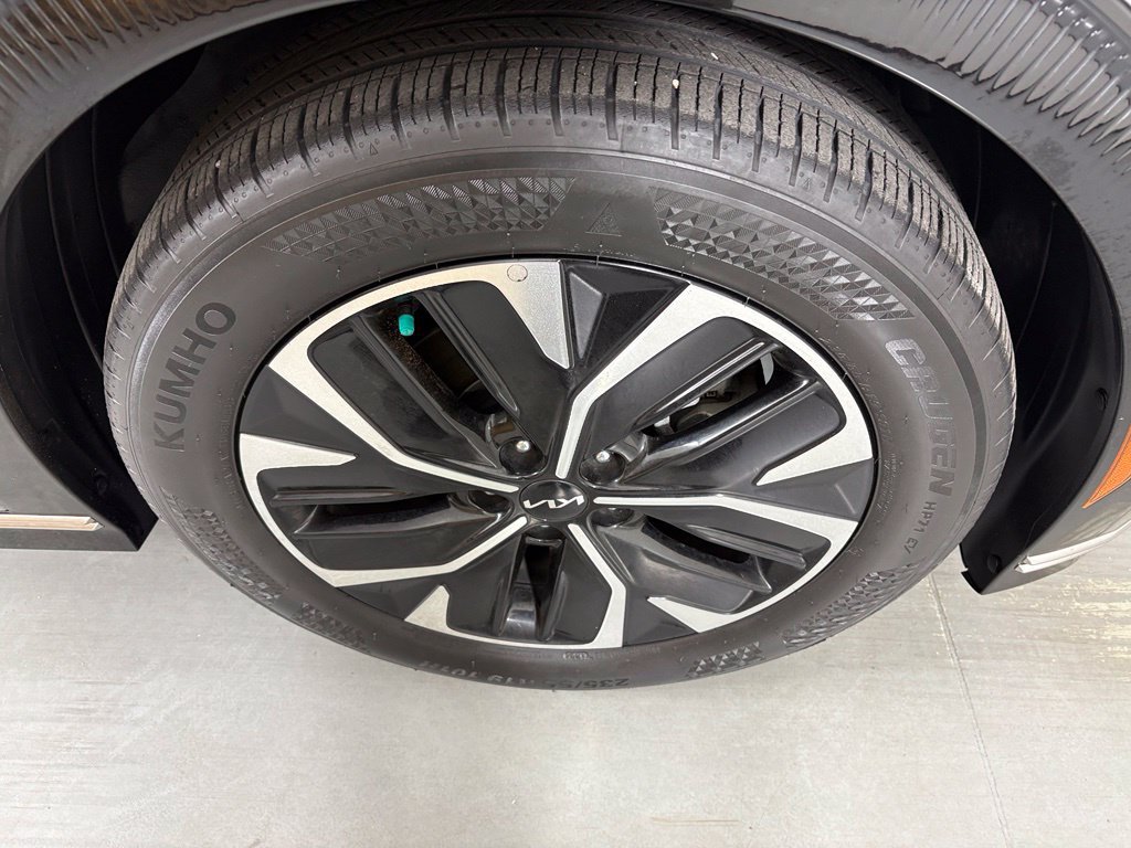 Used 2023 Kia EV6 Wind w/ Wind Technology Package AWD/4WD image 11