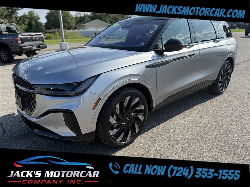 Used 2024 Lincoln Nautilus Reserve w/ Equipment Group 202A image 10