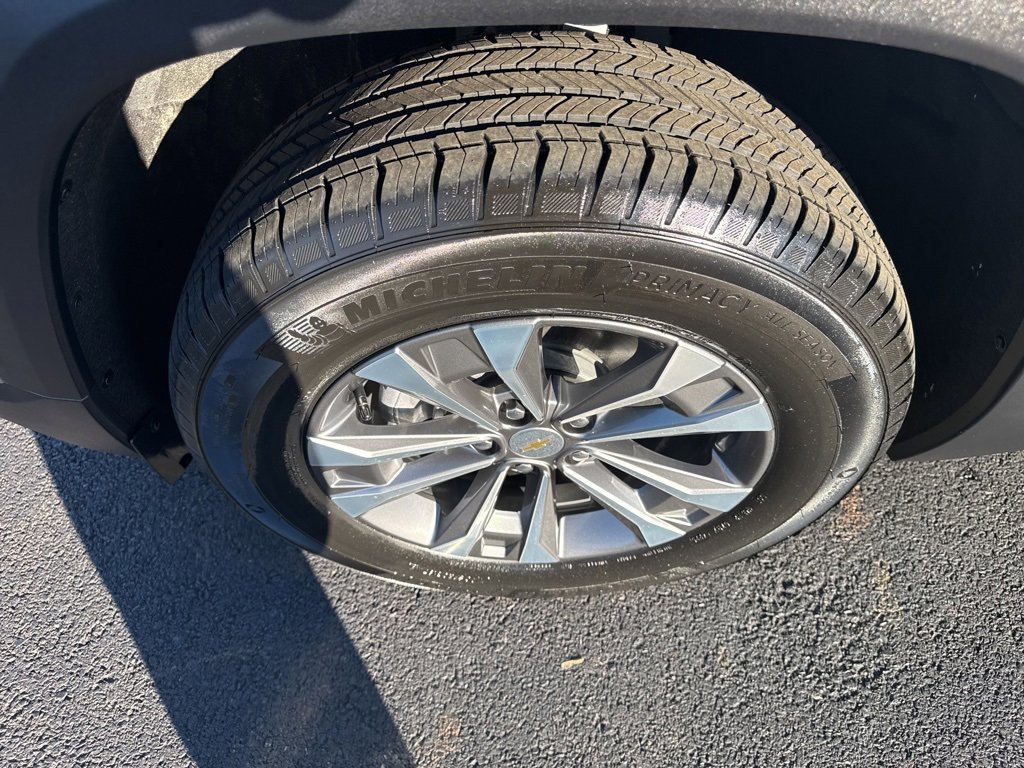 New 2026 Chevrolet Equinox LT w/ LPO, Floor Liner Package image 9