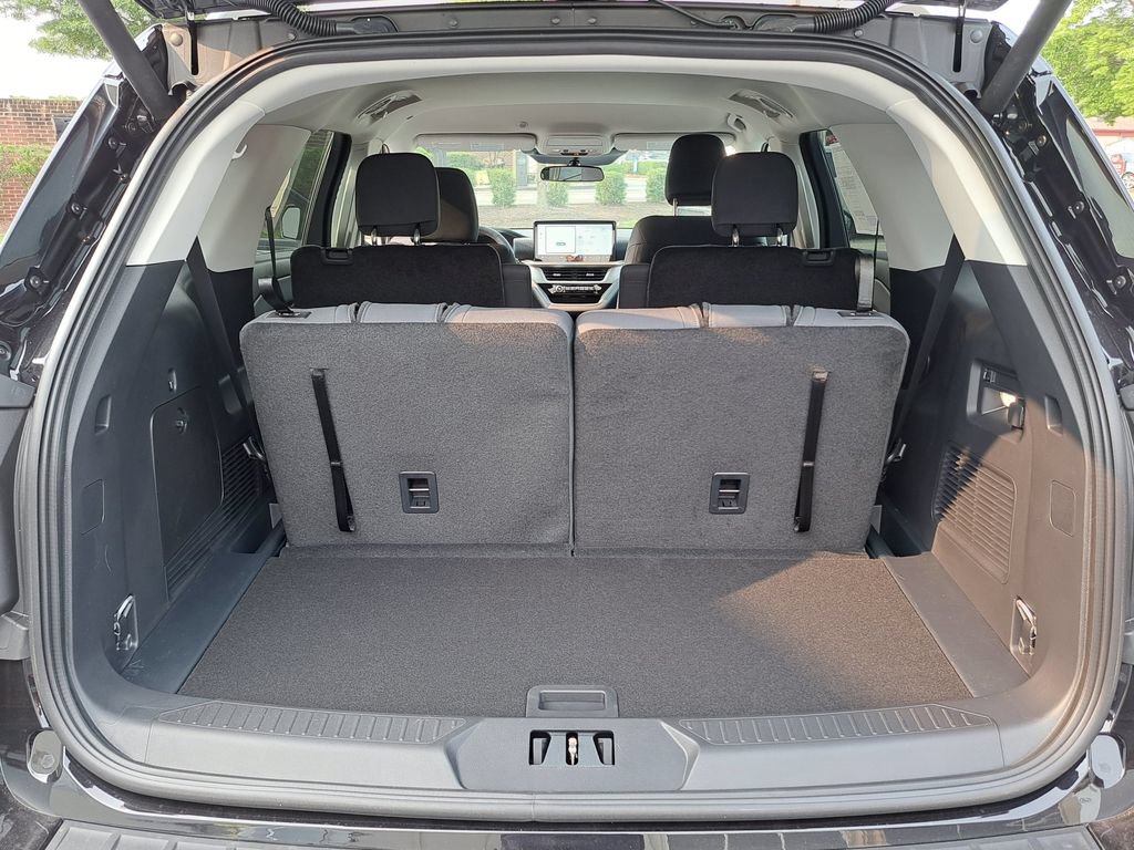 New 2026 Ford Explorer Active RWD image 15