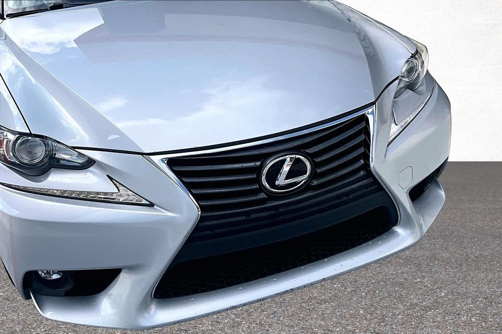 Used 2016 Lexus IS 200t RWD image 32