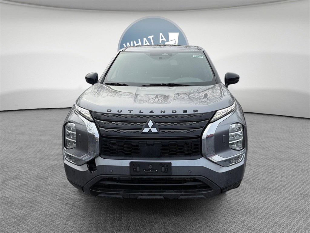 Used 2022 Mitsubishi Outlander SEL Black Edition image 6