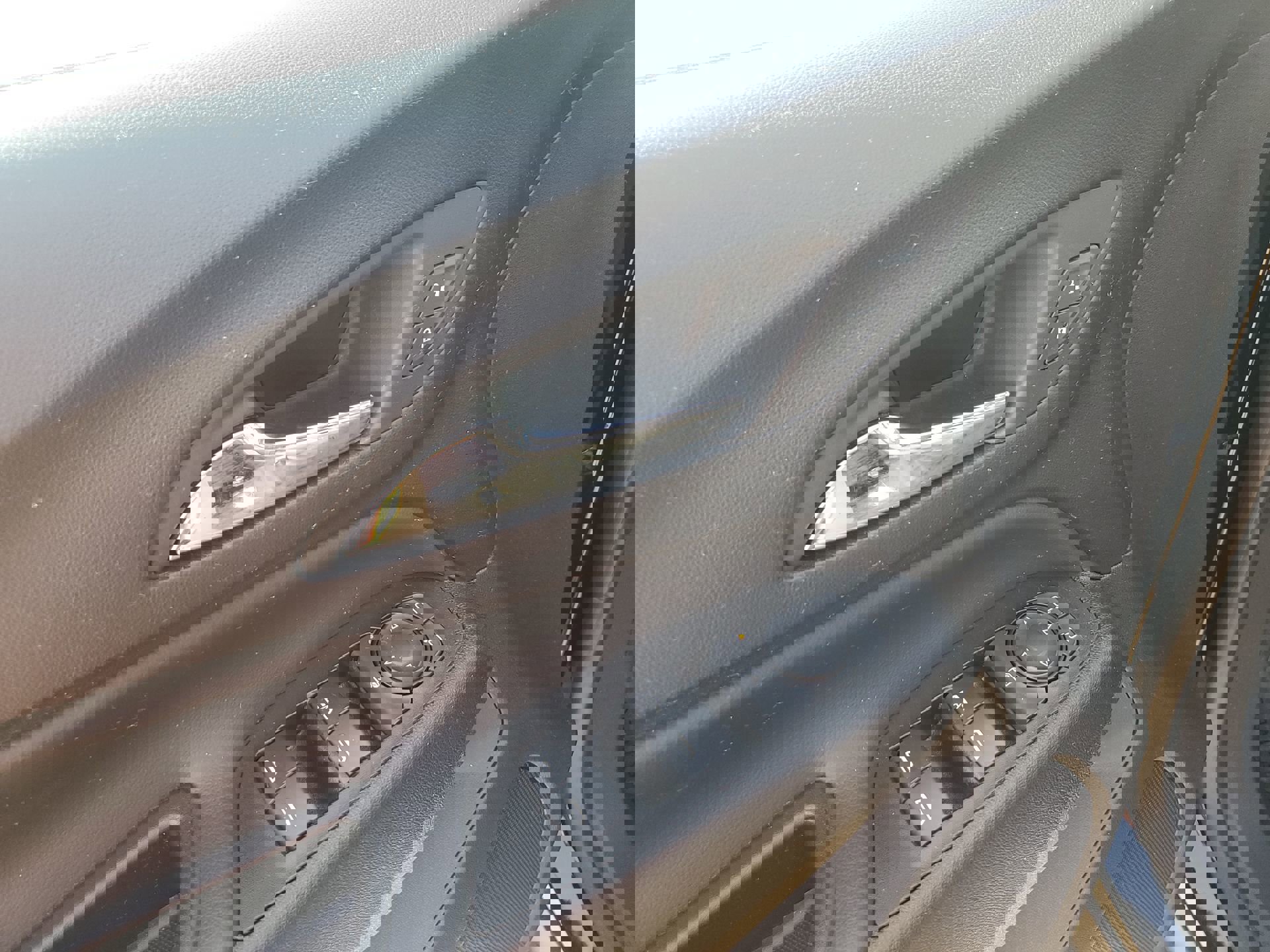 Used 2023 Chevrolet Equinox LT image 29