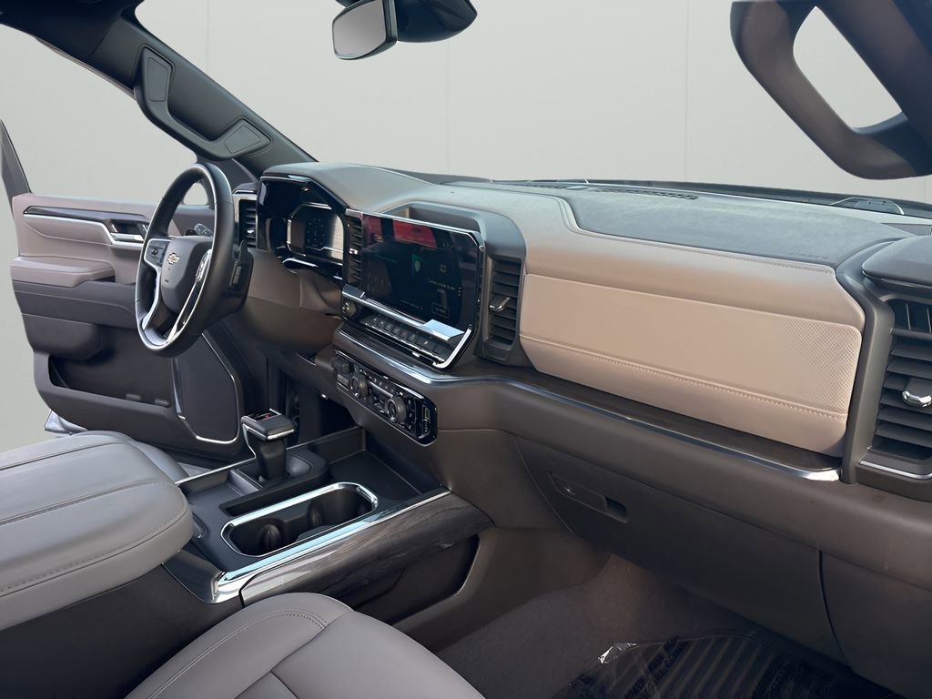 Used 2024 Chevrolet Silverado 1500 LTZ w/ LTZ Convenience Package II image 18