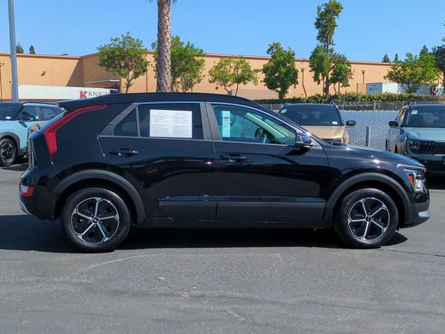 Certified 2025 Kia Niro EX FWD image 2
