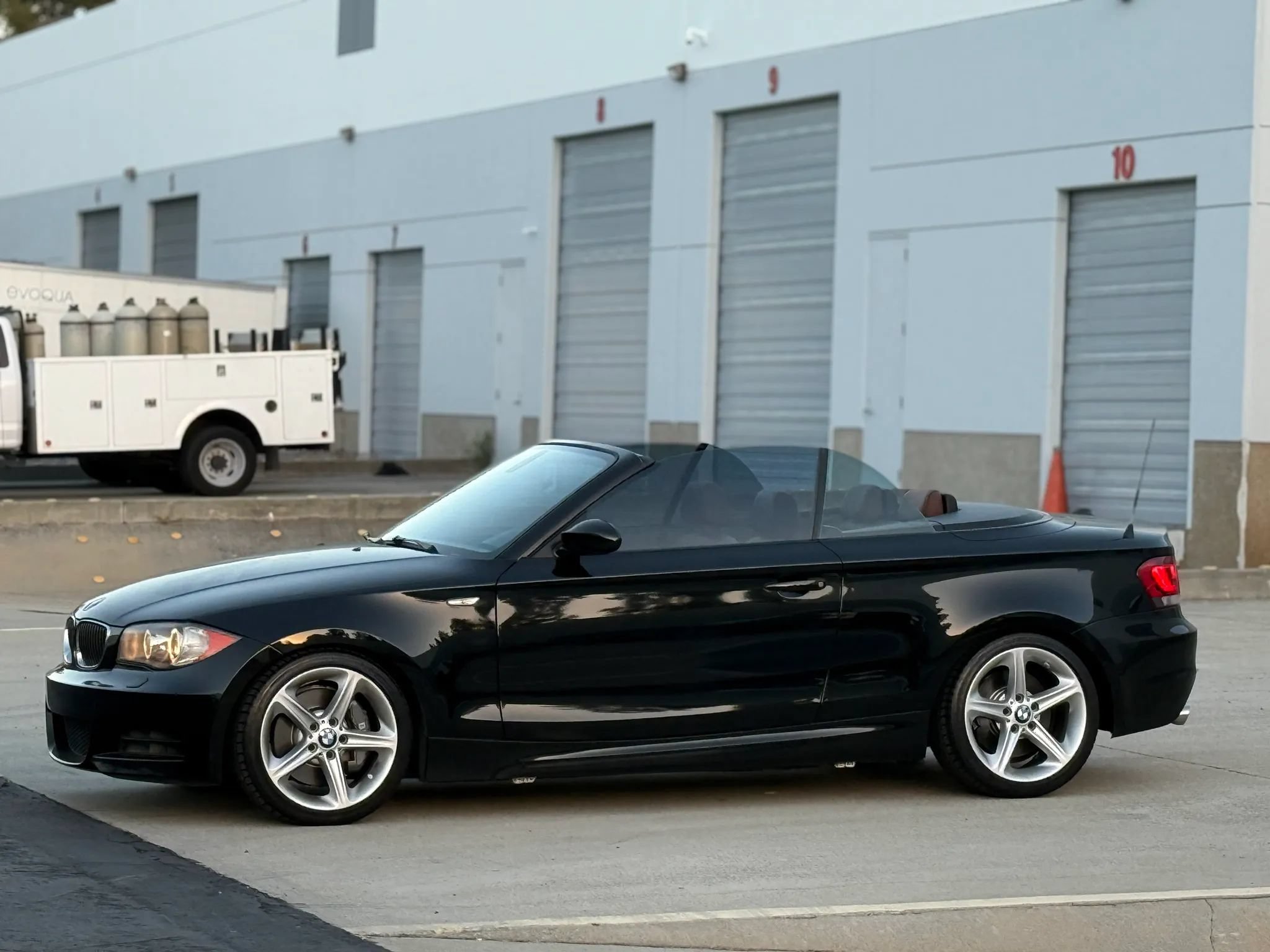 Used 2009 BMW 135i Convertible RWD image 4