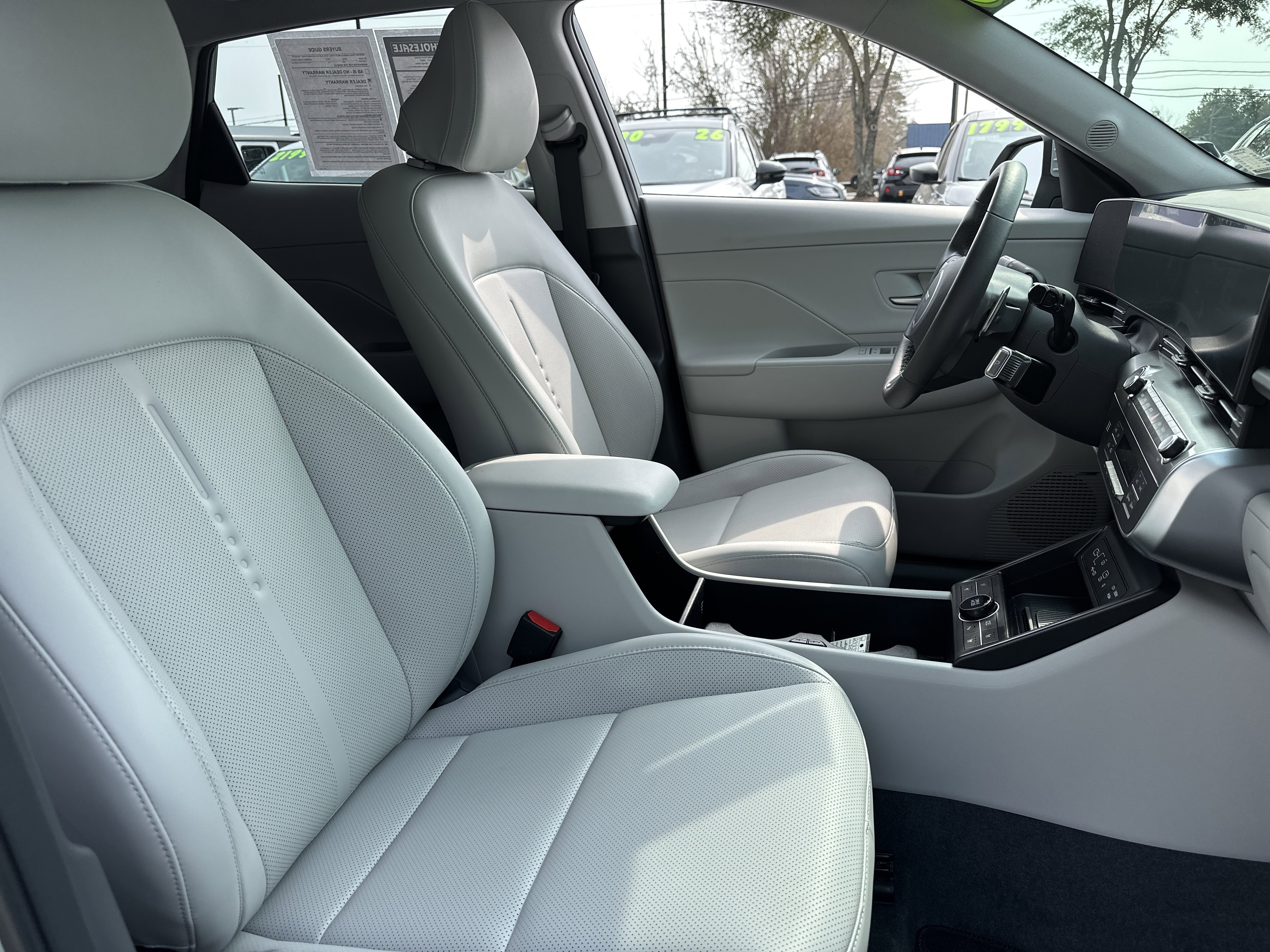 Used 2025 Hyundai Kona Limited image 13