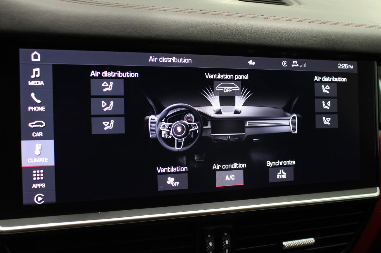 Used 2021 Porsche Cayenne image 62