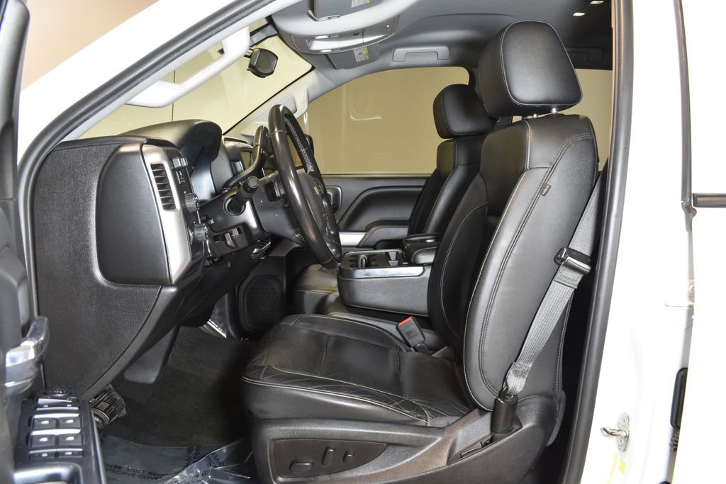 Used 2018 Chevrolet Silverado 1500 LT w/ Redline Edition image 5