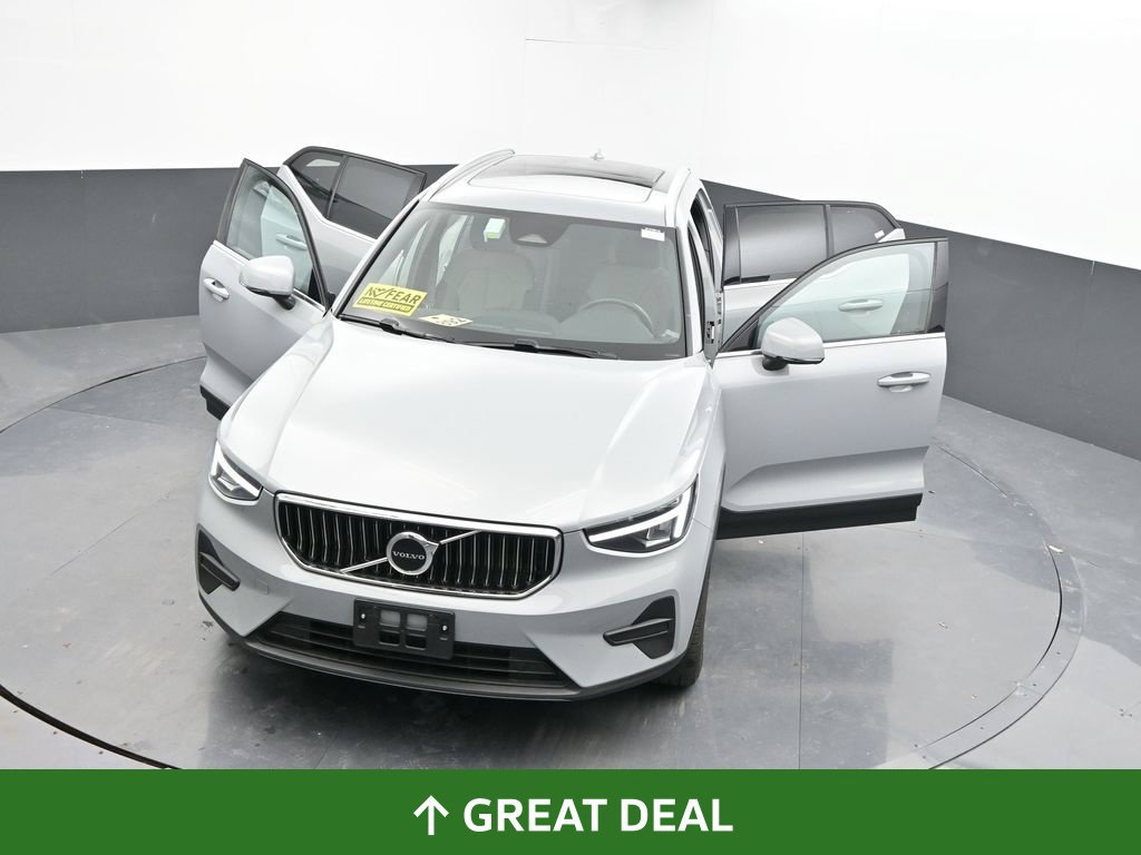 Used 2025 Volvo XC40 B5 Core AWD/4WD image 51