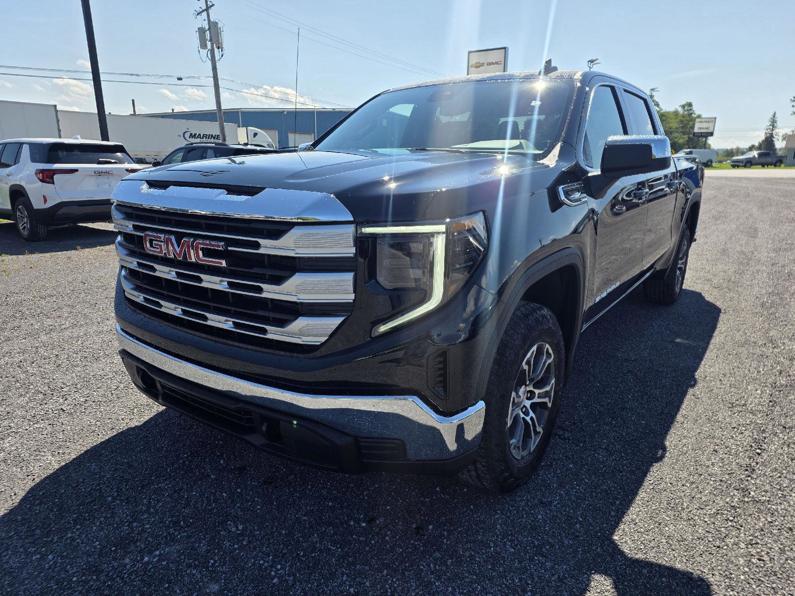 New 2026 GMC Sierra 1500 SLE image 1