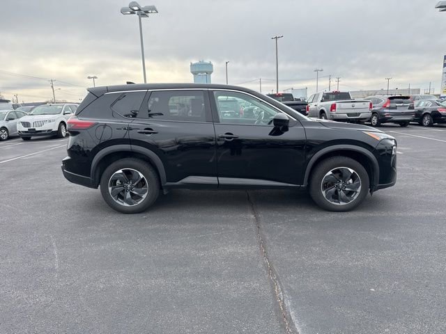 Used 2024 Nissan Rogue SV image 6