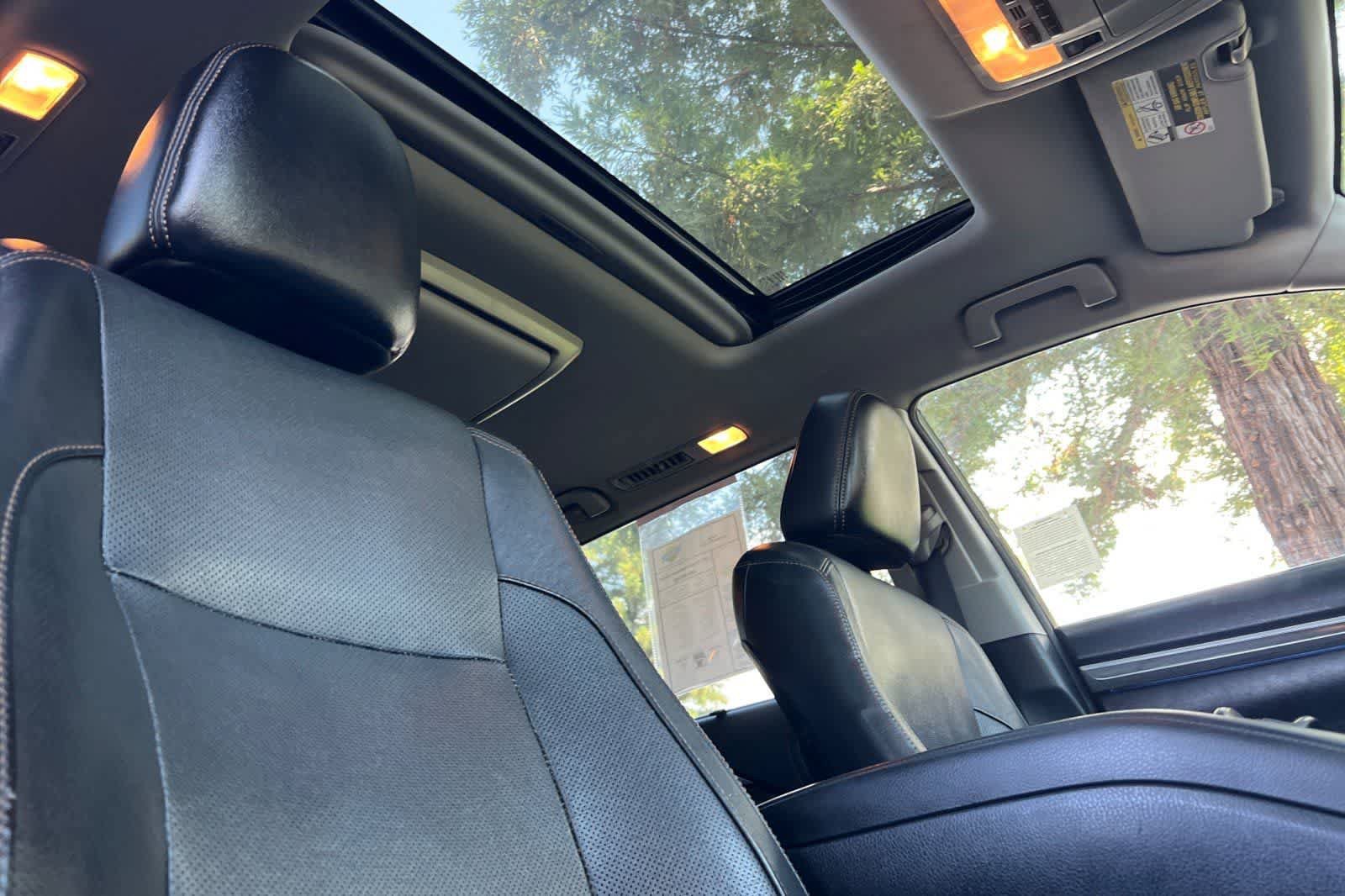 Used 2017 Toyota Highlander Limited w/ Carpet Mat Package AWD/4WD image 22