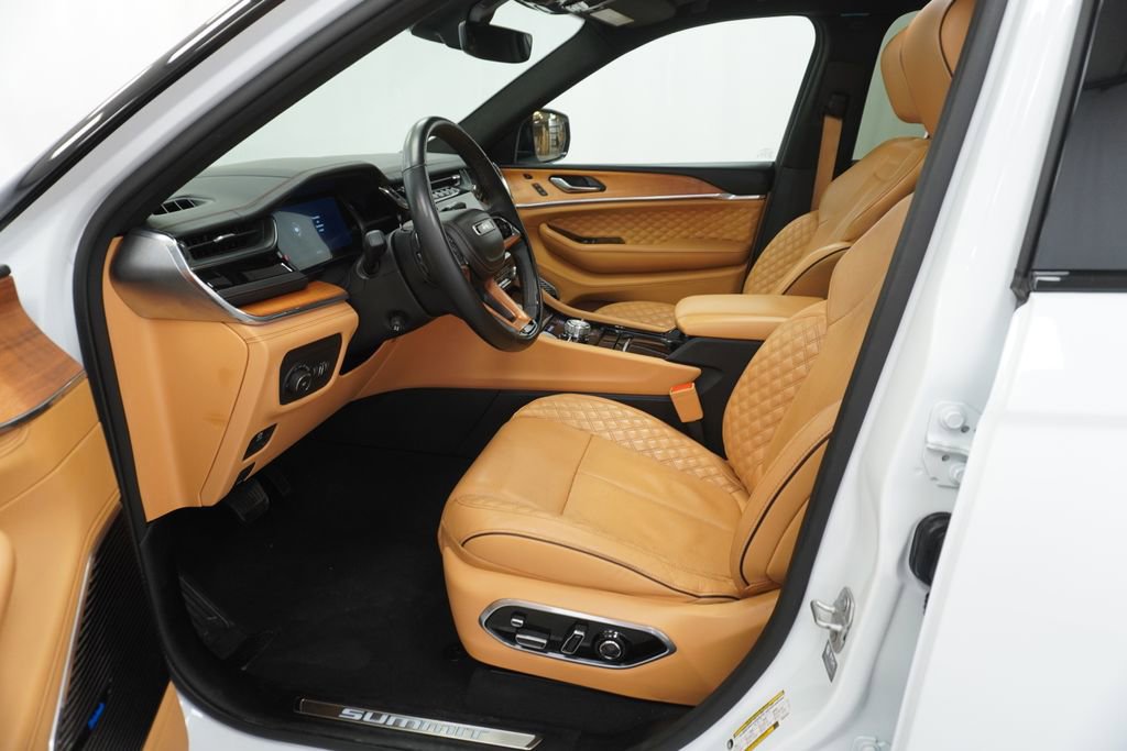 Certified 2024 Jeep Grand Cherokee L Summit image 15