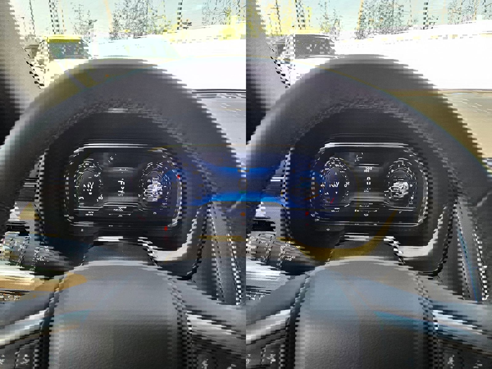 Used 2023 Chevrolet Tahoe Z71 w/ Luxury Package image 21