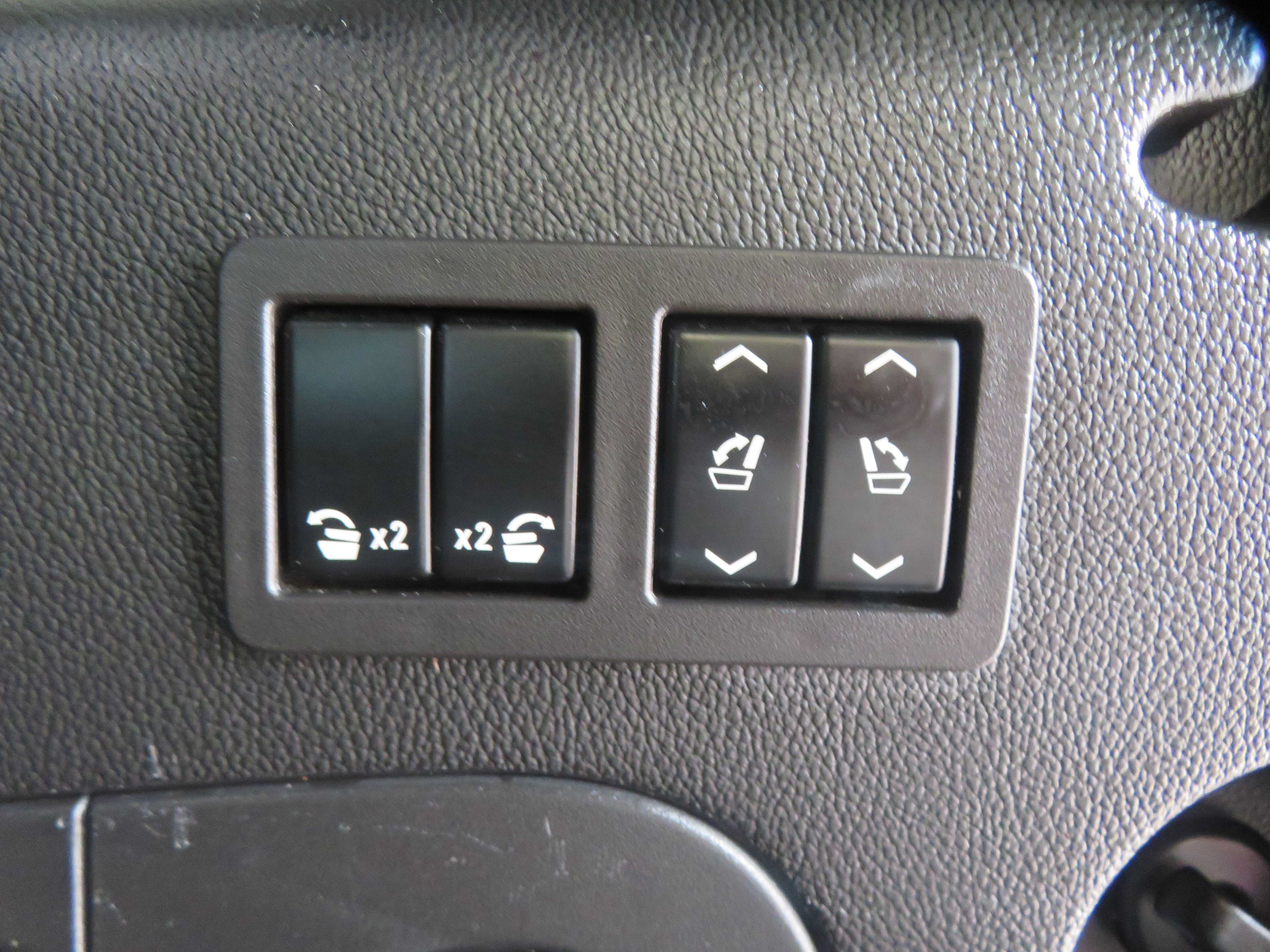 Used 2016 Cadillac Escalade ESV Platinum AWD/4WD image 58