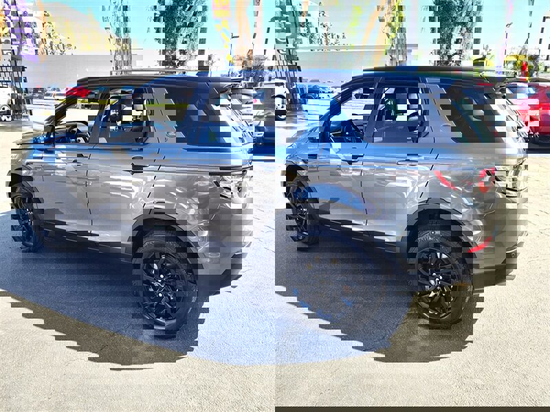 Used 2019 Land Rover Discovery Sport SE image 21