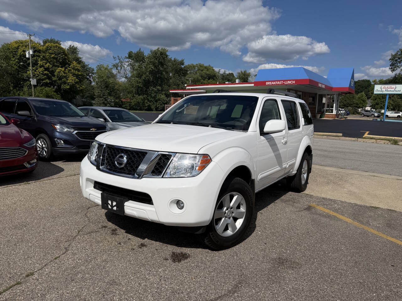 Used 2008 Nissan Pathfinder SE AWD/4WD image 3