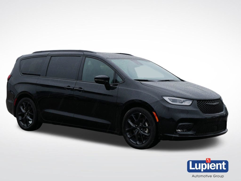 Used 2025 Chrysler Pacifica Limited FWD image 1