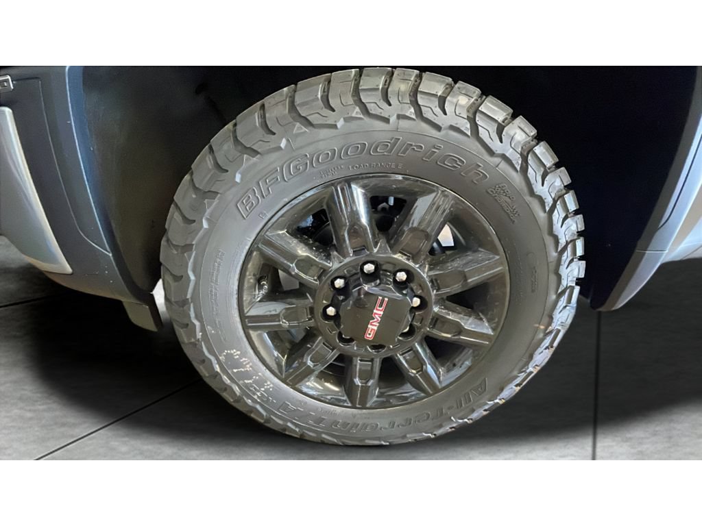 New 2026 GMC Sierra 2500 AT4 w/ Technology Package AWD/4WD image 2