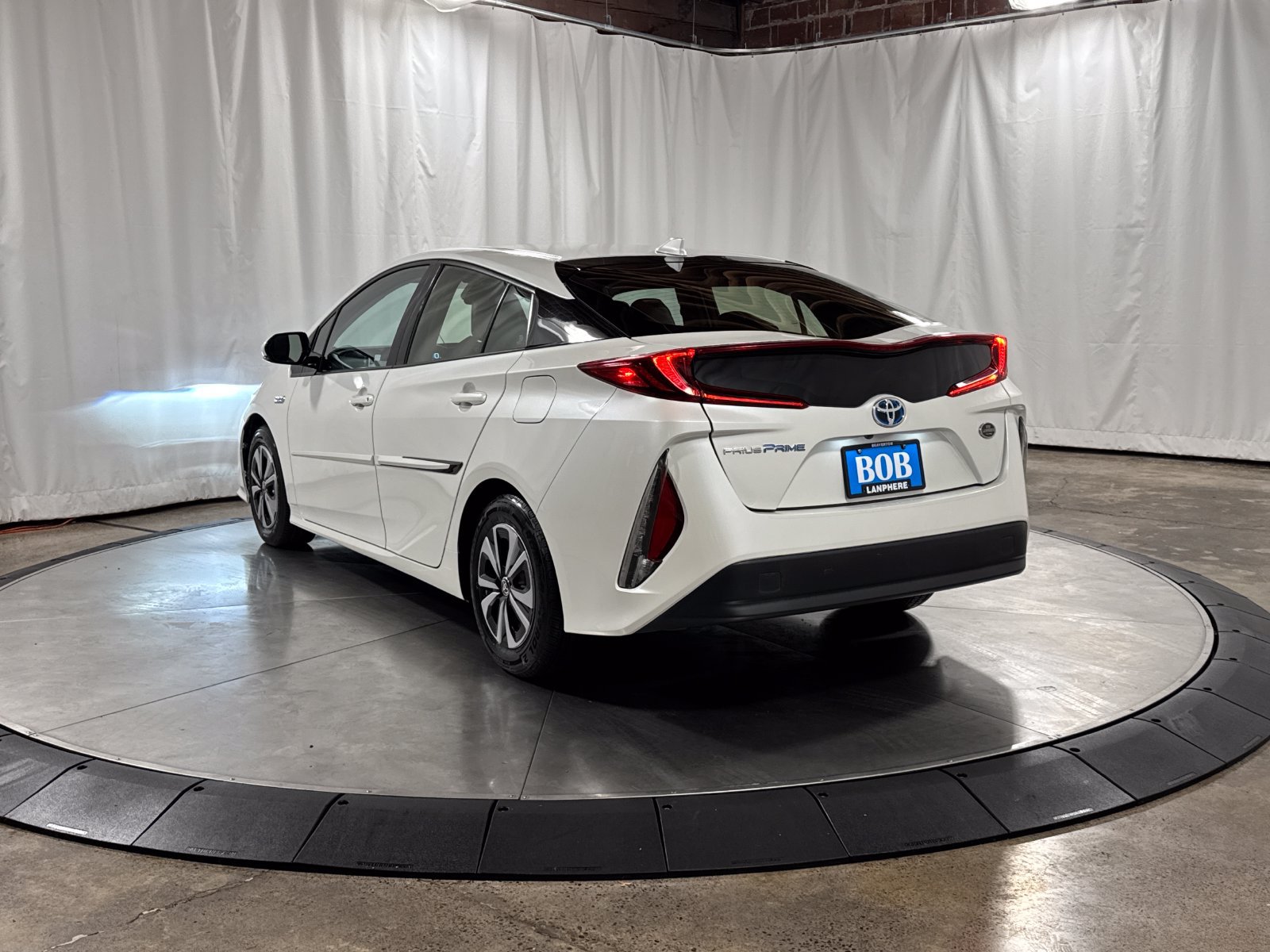 Used 2017 Toyota Prius Prime Premium w/ Carpet Mat Package FWD image 7
