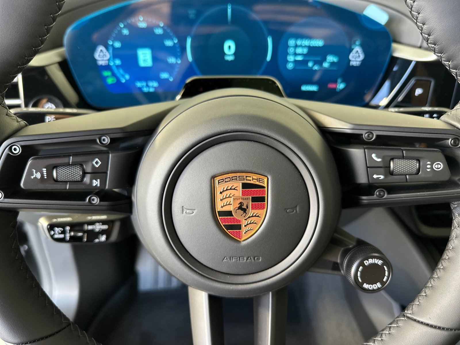 New 2026 Porsche Macan 4 Electric AWD/4WD image 28